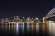 Nachtspiegelung von Sydneys skyline 