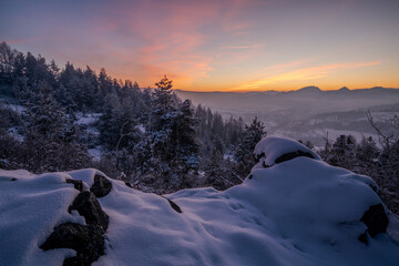 Wall Mural - beautiful winter scenery showing winter sunrise in the pieniny mountains in poland