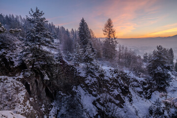 Wall Mural - beautiful winter scenery showing winter sunrise in the pieniny mountains in poland