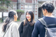 © Masakazu Tokashiki - 台湾台北市大安区にある大学で過ごす若い２０代の台湾人女性と男性とアジア人女性 Young Taiwanese women and men and Asian women in their 20s at a university in Da'an District, Taipei City, Taiwan