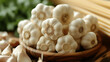 Frischer Knoblauch in einer Schüssel: Aromatische Würze für kulinarische Kreationen