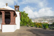 Kleine Kapelle im Park Santa Catarina von Funchal auf der Insel Madeira

