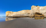 Fototapeta Sawanna - White sandstone cliffs at the Tunnel beach in Dunedin