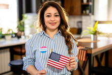 Latino Woman Voted In The American Elections.