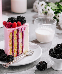 Wall Mural - Fruit cake with fresh raspberry, blackberry and vanilla cream