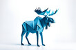 Elch Bulle mit Geweih in geometrischen Formen, wie 3D Papier in blau wie Origami Falttechnik Großwild Symbol Wappentier Logo Vorlage wildlebende Tiere skandinavisch