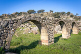 Fototapeta  - Tramo del viejo acueducto de Plasencia (Extremadura)