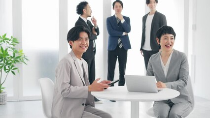 Aufkleber - 笑顔のビジネスパーソンのグループ