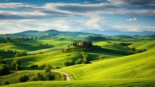 Green Toscana Hills  Beautiful Italy Landscape