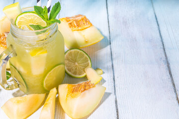 Wall Mural - Melon lemonade or mojito