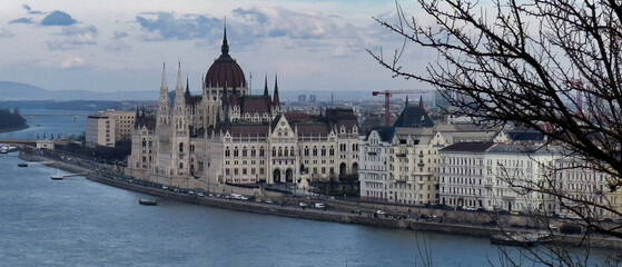 Wall Mural - Hungarian parliament building. Panorama of the old town center by the river. Budapest, Hungary.