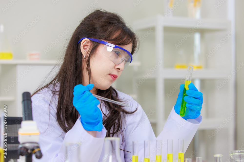 Asian young woman female laboratory assistant professional scientist ...