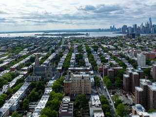 Sticker - Manhattan Skyline - Brooklyn, New York