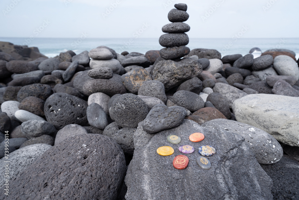 Esoteric Rocks Stone baech and chakra healing crystals. Witchcraft, herbal medicine ...