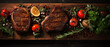 Köstliches Steak auf einem Holzbrett angerichtet, Gewürze, Gemüse und hochwertiges Fleisch, Banner Konzept Sterneküche