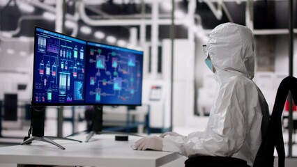 Canvas Print - Sterile Semiconductor Manufacturing Factory And Worker