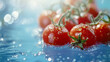 水に浮かぶミニトマト。新鮮さと美味しさをアピールしたイメージアート