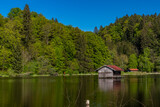 Fototapeta  - Holzhütte und Wasserwacht im Hackensee Holzkirchen mitten im Wasser