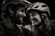 Pärchen beim fahren mit dem Fahrrad, hübscher Mann und hübsche Frau mit Fahrradhelm beim Mountainbiken, MTB Fans lachen