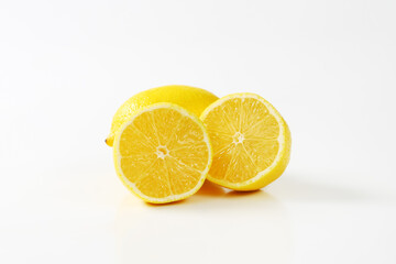 Wall Mural - Fresh lemon fruits