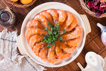 Wall Mural - Garlic rice noodles with shrimps in clay pot