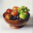 Holzschale mit frischem Obst, Äpfel, Trauben, Erdbeeren, vor weißem Hintergrund, mit isoliertem Copyspace