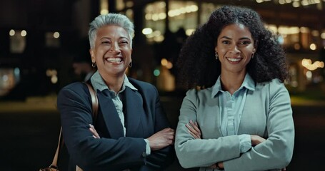 Canvas Print - Business, face and women with arms crossed in city at night with career, pride or goal outdoor. Portrait, travel or female lawyer team in Mexico with power pose, mindset or happy for law firm startup