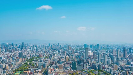 Poster - 大阪市街地の街並みと晴れた青空のタイムラプス