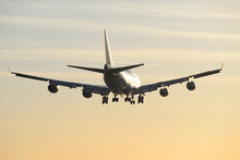 747 Sunrise Landing at London Gatwick Airport LGW