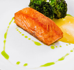 Wall Mural - grilled salmon fillet steak with broccoli