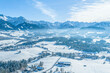 Blick von Wittelsbacher Höhe bei Ofterschwang ins tiefverschneite Oberallgäu