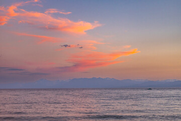 Wall Mural - sunset over the sea