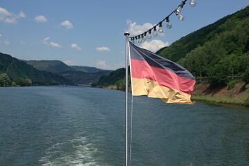 Wall Mural - Schifffahrt auf der Mosel