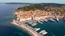 Vue Aérienne Du Port De St Tropez, Côte D'Azur, France, 4K