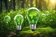Glühbirnen mit Wassersparsymbolen im grünen Wald mit Sonnenlicht. Saubere erneuerbare Energie, Symbolik für Umweltschutzkonzepte