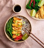 Fototapeta Do pokoju - Asian food halloumi