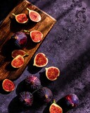 Fototapeta Do pokoju - Figs in the sun
