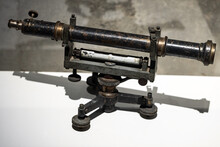 Ancient Sextant, A Doubly Reflecting Navigation Instrument