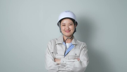 Aufkleber - 作業服を着た笑顔の女性