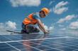 © Helena GARCIA - Trabajador sobre tejado montando paneles solares,  vistiendo equipo de seguridad, sobre fondo de cielo azul con nubes blancas