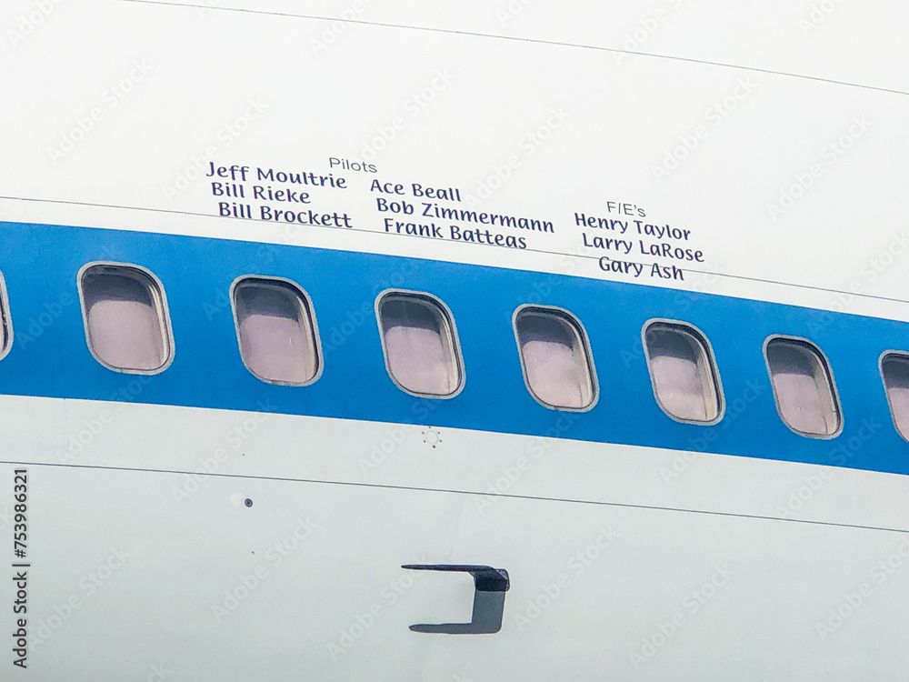 Pyggyback Style Stock-Foto „names of pilot and flieght engineer at the Boeing B747 ...