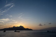 schöner Sonnenuntergang - Silhouette von Monte Cara auf Kap Verde