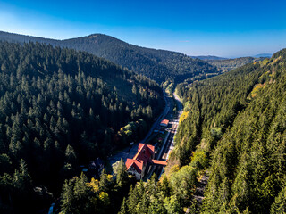 Wall Mural - Schöne Herbstwanderung durch den Sternengrund zwischen Zella-Mehlis und Oberhof im Thüringer Wald - Thüringen - Deutschland