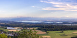 Fototapeta Do pokoju - Blick vom Aussichtsturm Hohenbodman bei Owingen auf den Bodensee und die Alpen
