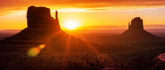 Wall Mural - sunrise view in the monument valley. usa.