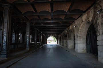 Canvas Print - tunnel in the old town