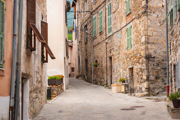 Canvas Print - narrow street