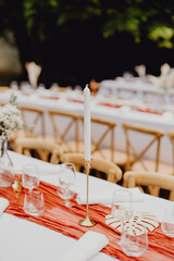 Wall Mural - Table décorée dans le jardin pour l'occasion spéciale