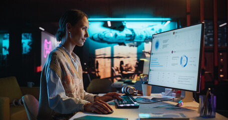 Aufkleber - Female Digital Marketing Specialist Working on Computer at Office in the Evening. Young Caucasian Businesswoman in Creative Agency, Smiling. Project Manager Developing Time Management Plan