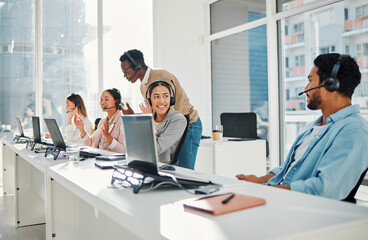 Aufkleber - Call center, computer training and people or manager with technical support, system management and online learning. Business mentor, tech agency and consultant talking or helping on laptop in office